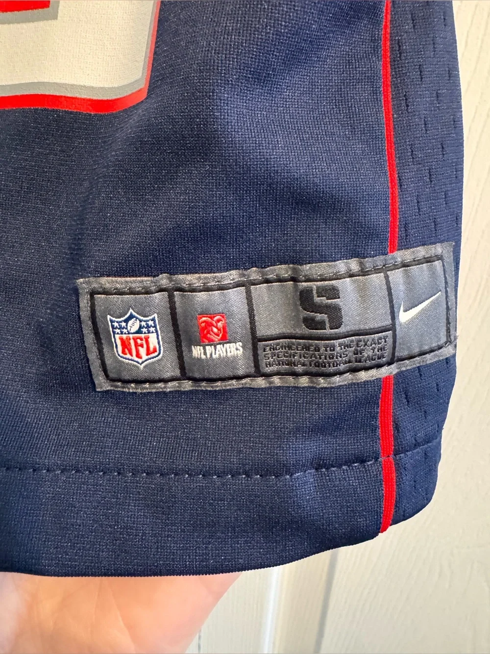 Youth (S) Nike Tom Brady New England Patriots Vapor Untouchable Limited Jersey.